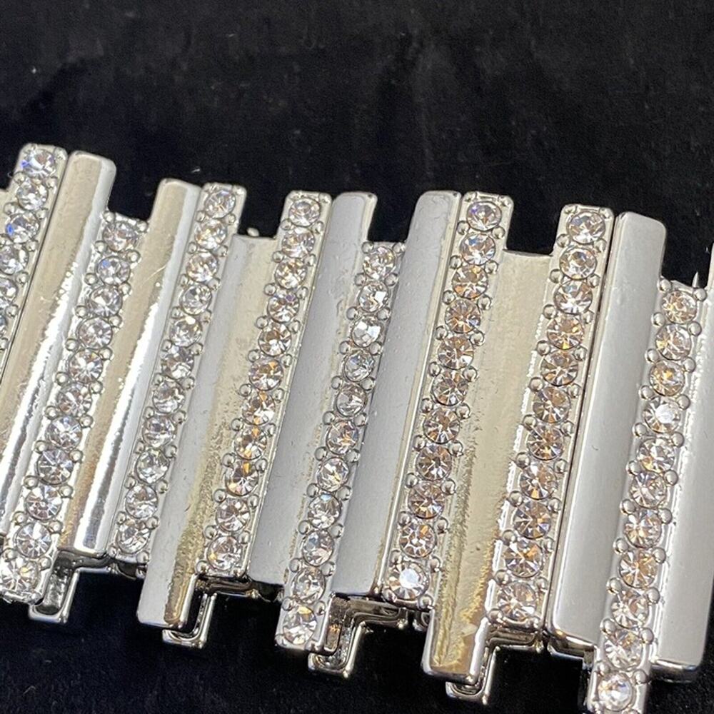 Thalia Sodi NWT Silver Tone Crystal Pave Bar Chunky Stretch Bracelet - Picture 2 of 7